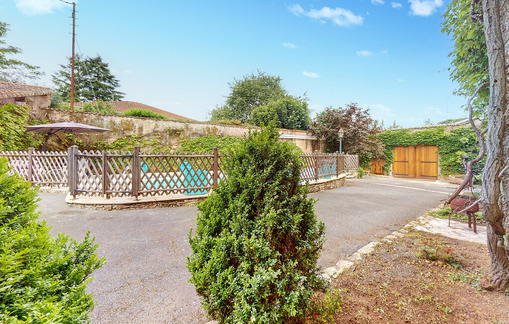 Maison Pierre 250m² avec Piscine Privée à Couhe - Photo 9