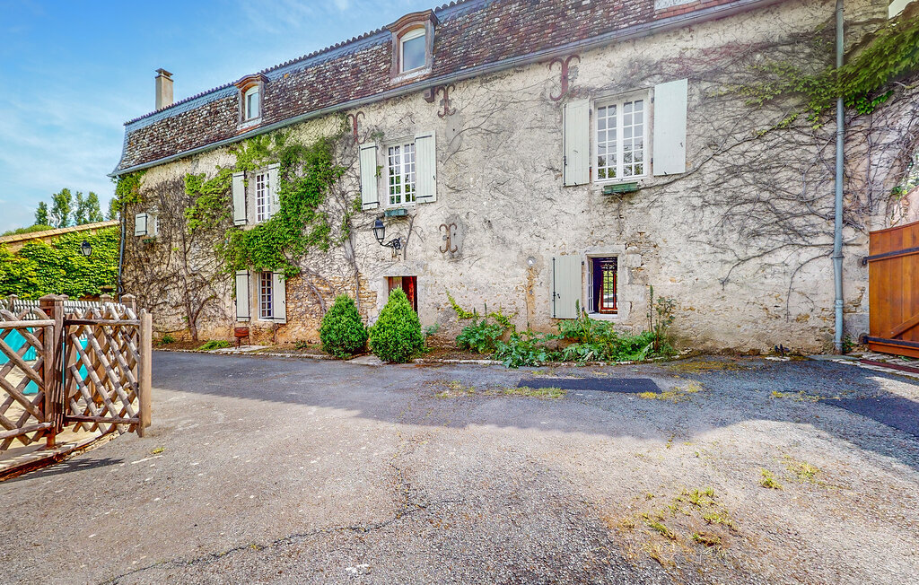 Maison Pierre 250m² avec Piscine Privée à Couhe - Photo 10