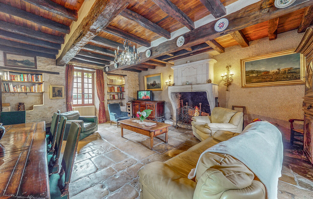 Maison Pierre 250m² avec Piscine Privée à Couhe - Photo 15