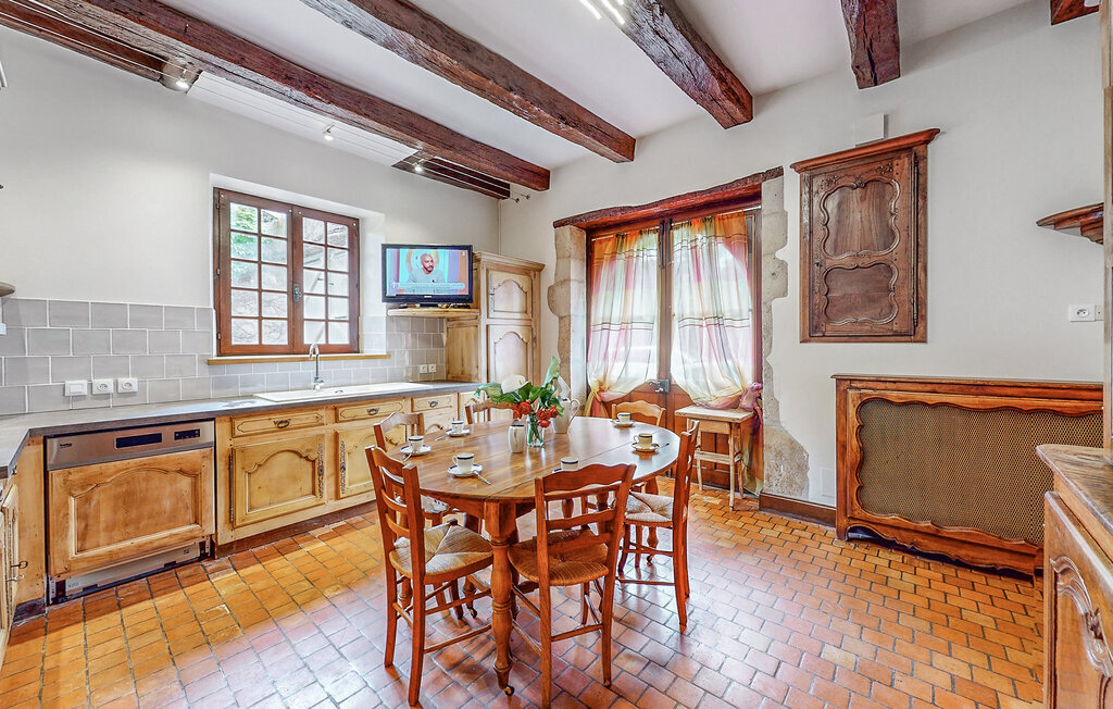 Maison Pierre 250m² avec Piscine Privée à Couhe - Photo 18