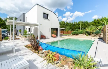 Location maison à Saint Aignan Grandlieu, Modern Villa with Private Pool