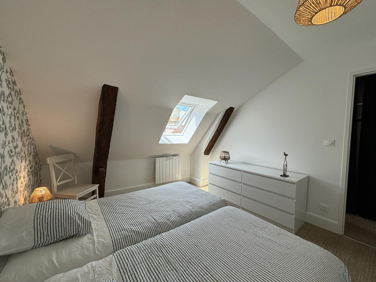 Duplex historique Moulins, 2 chambres, à côté du Jacquemart - Photo 10