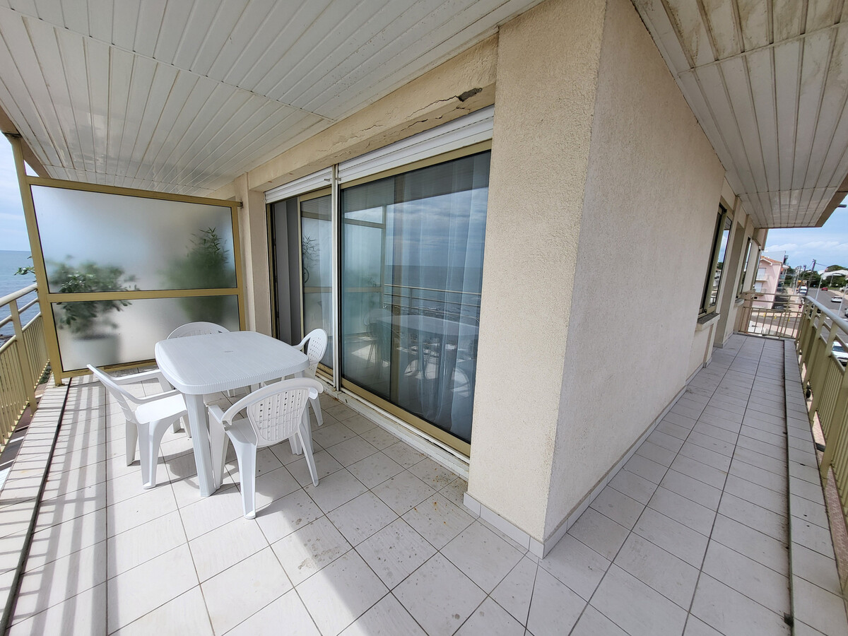 Appartement 3 pièces vue mer, terrasse et garage, 150m plage - Photo 8