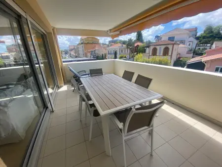 Location appartement à Arcachon, Appartement T3 rénové face plage avec terrasse et parking sécurisé - Arcachon