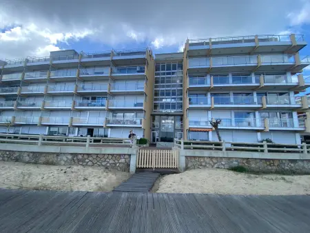 T3 rénové face plage Arcachon, terrasse et parking : photo 20