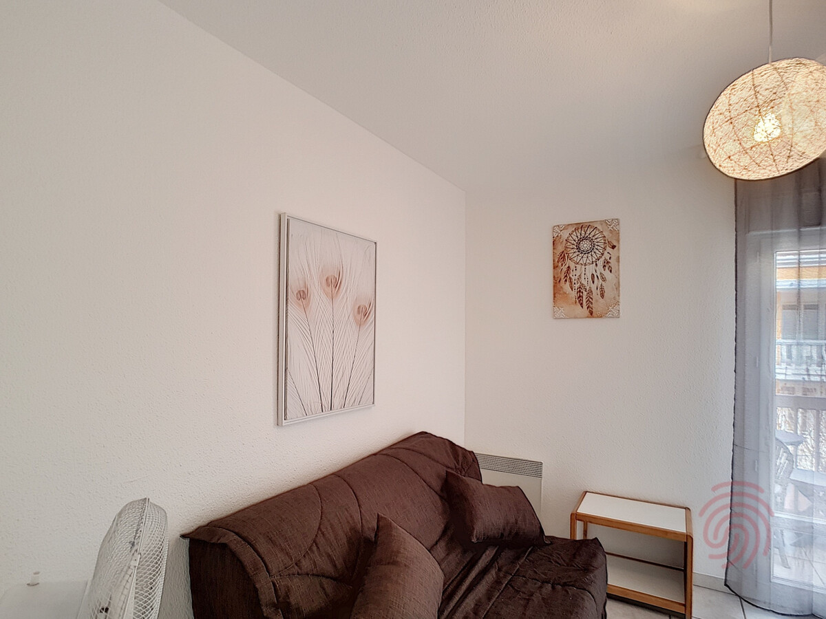 Studio rénové 17 m² avec balcon, parking gratuit - Photo 3
