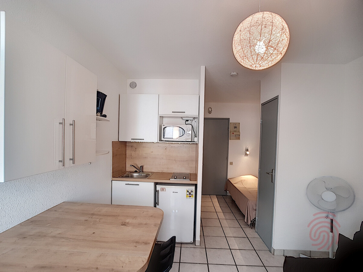 Studio rénové 17 m² avec balcon, parking gratuit - Photo 5