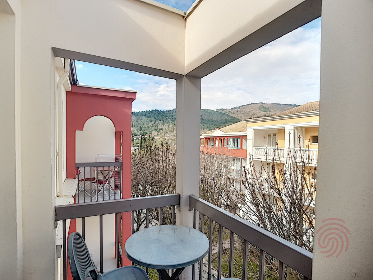 Studio rénové 17 m² avec balcon, parking gratuit - Photo 9