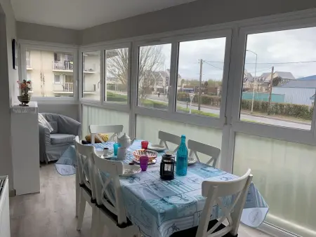 T2 Cabourg : loggia 10 m², ascenseur, plage à pied : photo 4