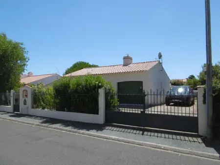 Maison avec Piscine Chauffée, Proche Plage, 3 Chambres, Jardin Clôturé, Wifi Inclus à St Hilaire de Riez - Photo 10