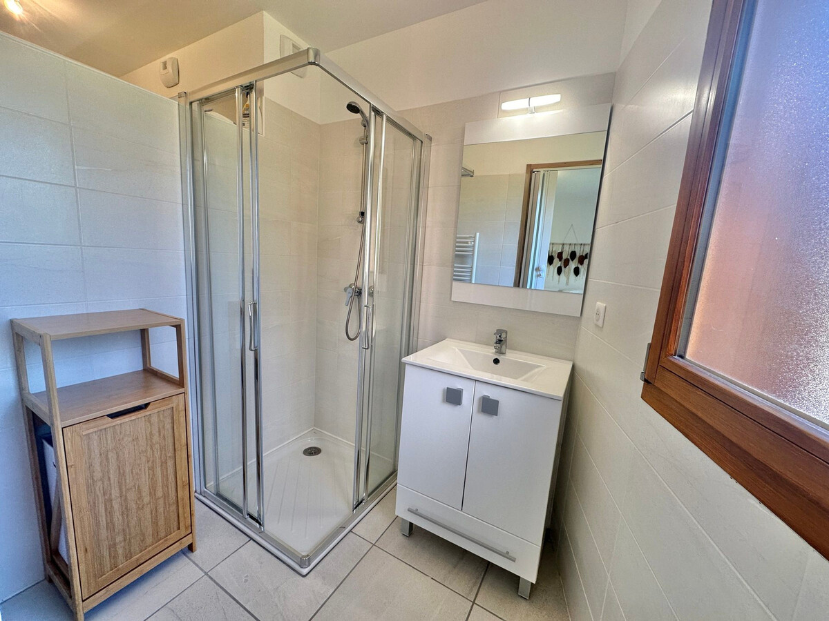 T3 Vars pied des pistes, terrasse solarium et parking - Photo 16