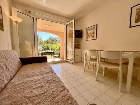 Appartement 1 chambre, terrasse et piscine à Cavalaire : photo 3