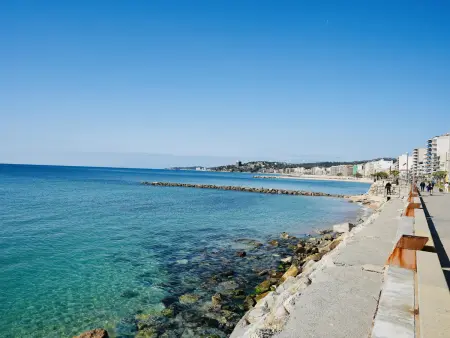 Appartement front de mer rénové, 10 m de la plage : photo 15