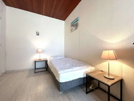 Appartement 2 chambres accès direct plage Saint-Gilles : photo 13