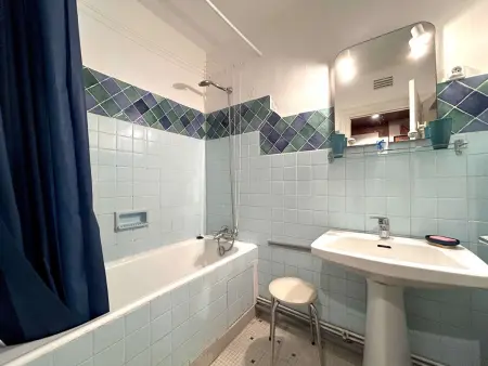 Appartement 2 chambres accès direct plage Saint-Gilles : photo 14