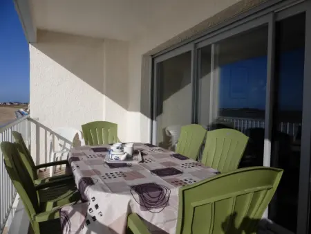 Appartement 2 chambres accès direct plage Saint-Gilles : photo 19