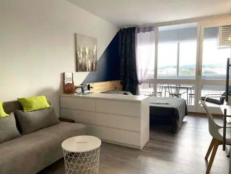 Location appartement à Balaruc les Bains, Confortable studio avec loggia fermée, 29m², wifi