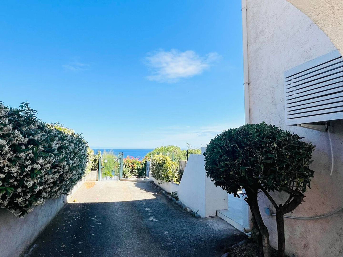 T2 climatisé vue mer, terrasse jardin à Calvi - Photo 15