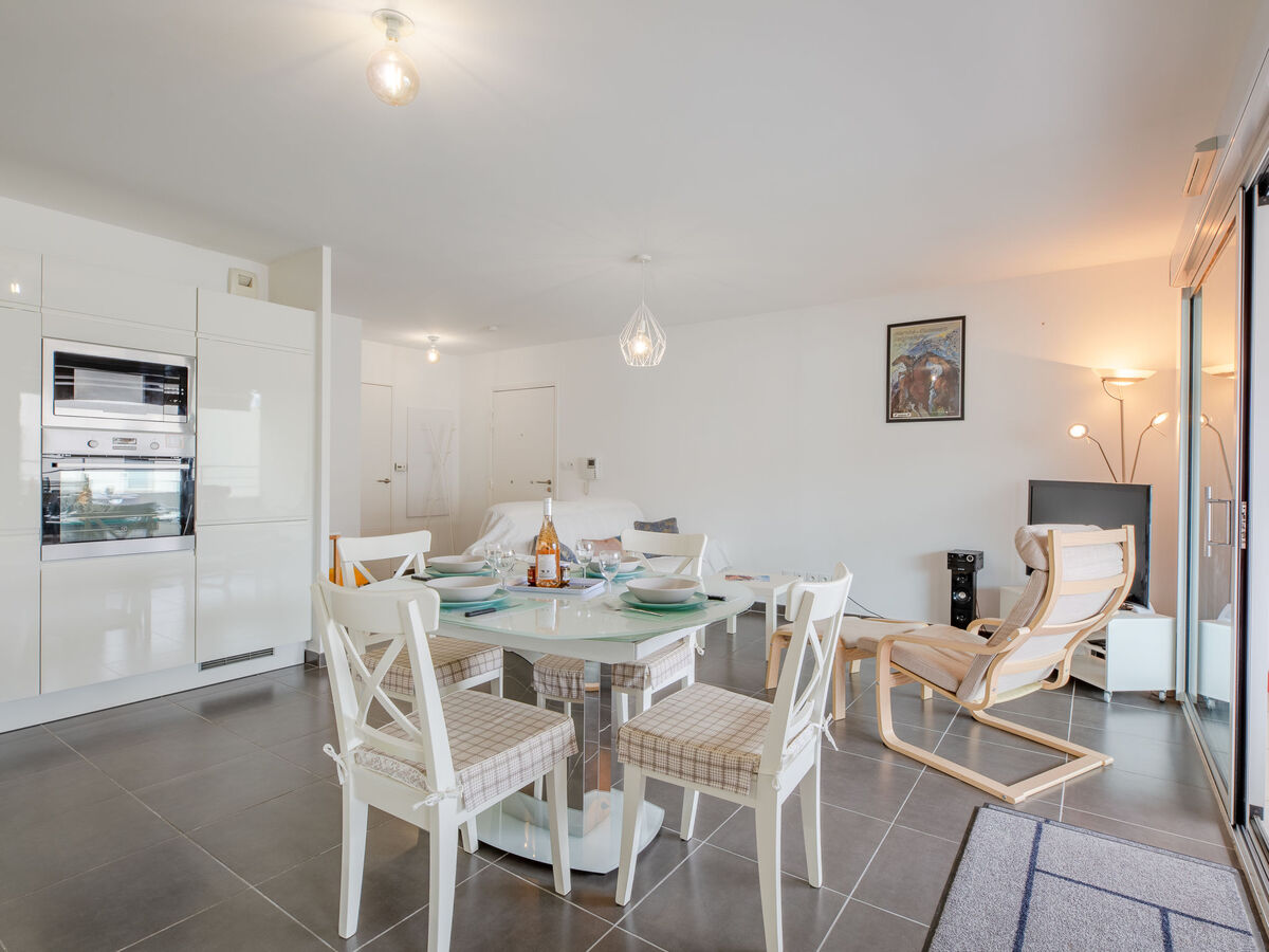 Appartement Le Newport à Fréjus, 900 m de la plage - Photo 1