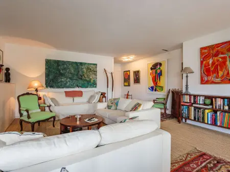 Appartement moderne en centre-ville avec balcon et parking à 400m de la plage : photo 5