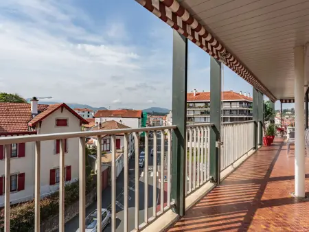 Appartement moderne en centre-ville avec balcon et parking à 400m de la plage : photo 20