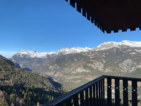 T2 vue vallée à Pra-Loup, 80 m des pistes et parking : photo 8