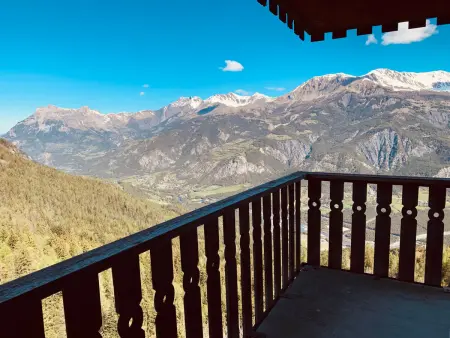 T2 vue vallée à Pra-Loup, 80 m des pistes et parking : photo 11