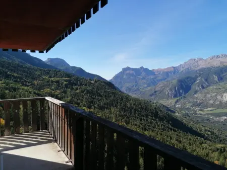 T2 vue vallée à Pra-Loup, 80 m des pistes et parking : photo 13