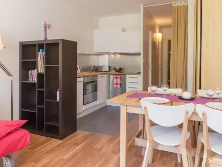 Location appartement à La Salle les Alpes, Studio rénové avec balcon sud, skis aux pieds, parking et grand jardin, La Salle-les-Alpes
