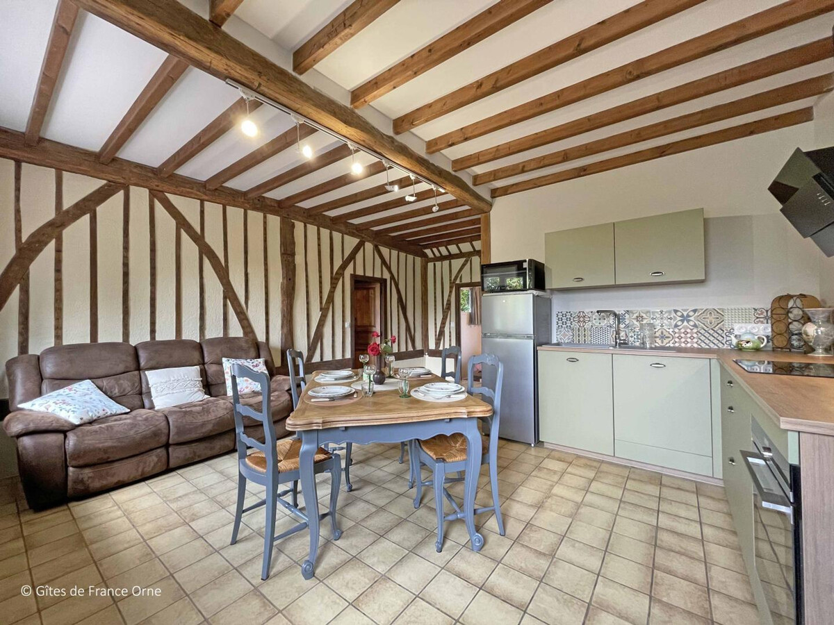 Gîte en pierre plain pied, jardin 800 m² à Mantilly - Photo 2