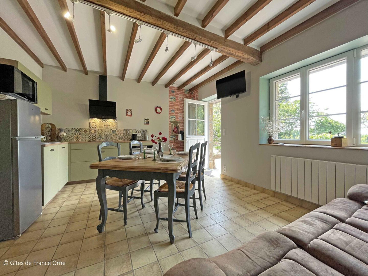 Gîte en pierre plain pied, jardin 800 m² à Mantilly - Photo 3