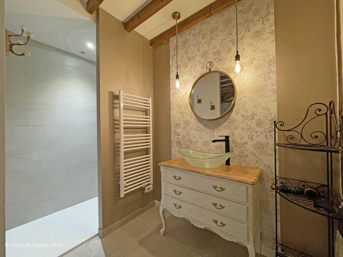 Gîte en pierre plain pied, jardin 800 m² à Mantilly - Photo 15