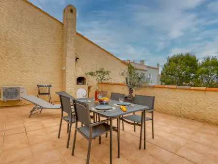 Appartement rénové avec terrasse vue mer, La Madrague : photo 2