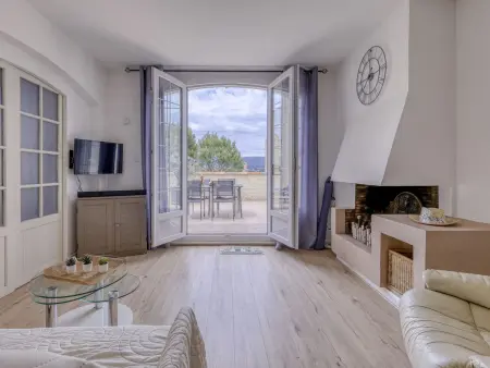 Appartement rénové avec terrasse vue mer, La Madrague : photo 3