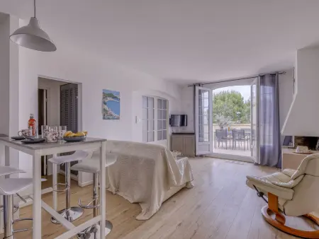 Appartement rénové avec terrasse vue mer, La Madrague : photo 7