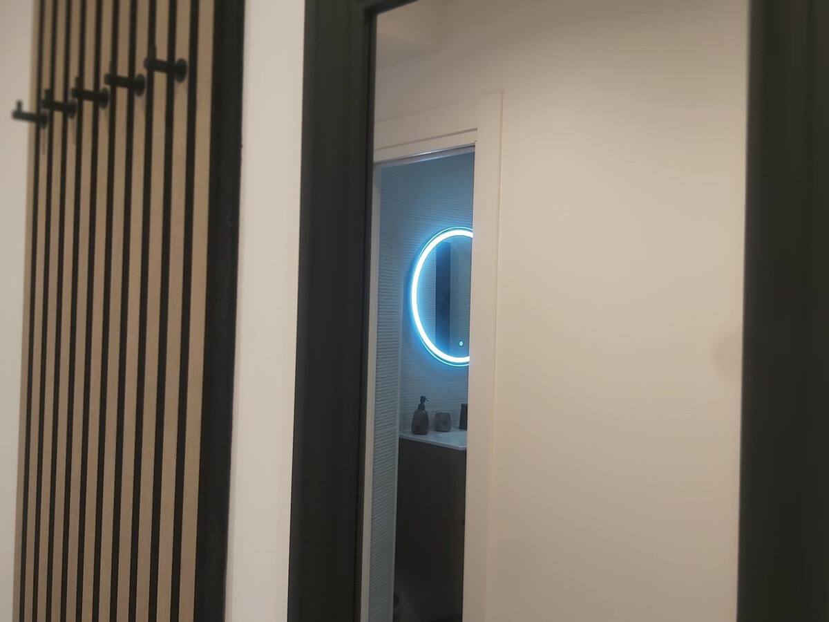 Appartement rénové face à la mer, piscine et tennis à Playamar - Photo 13