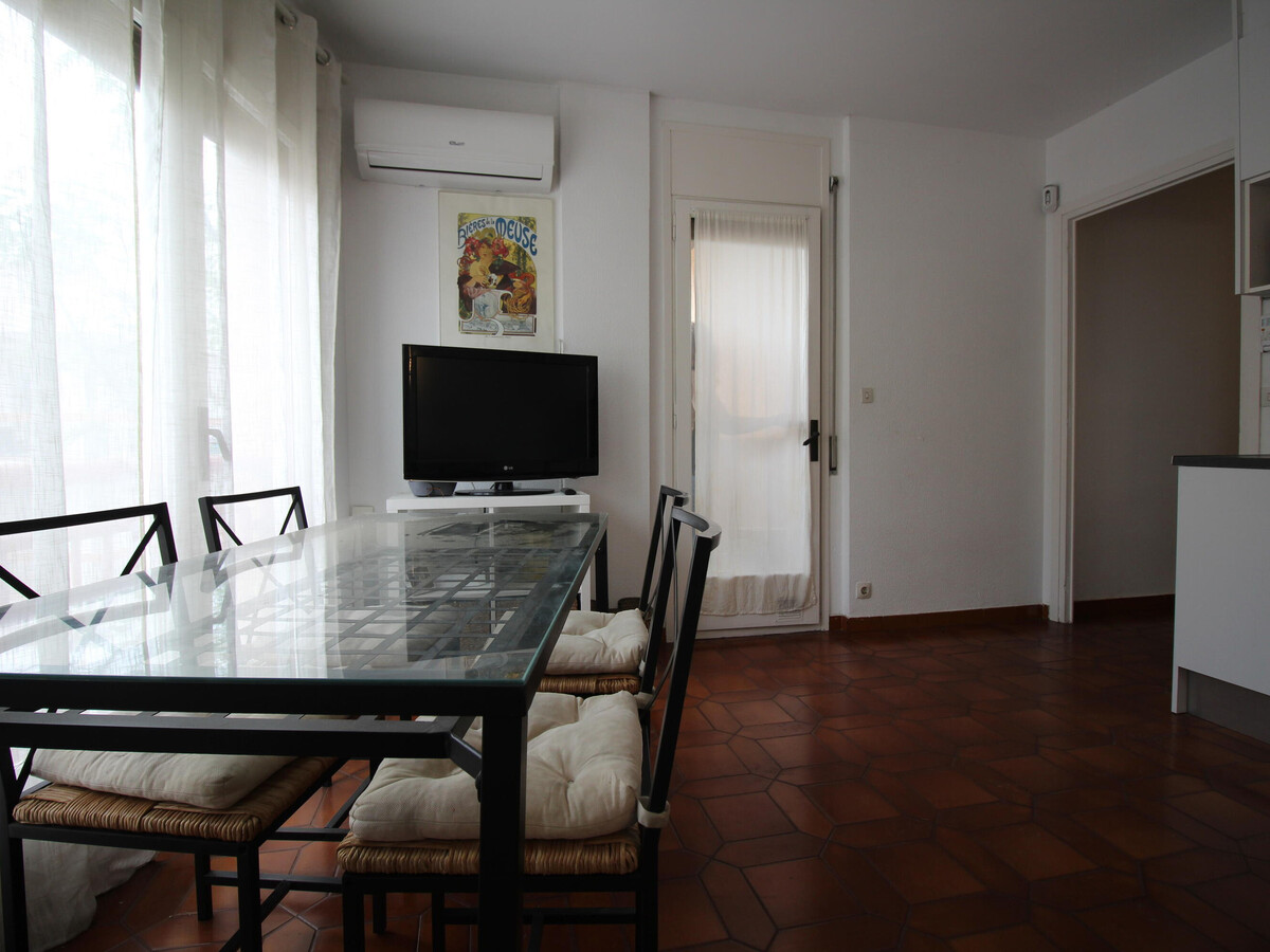 Appartement 20m de la plage à Llançà, clim et terrasse - Photo 4