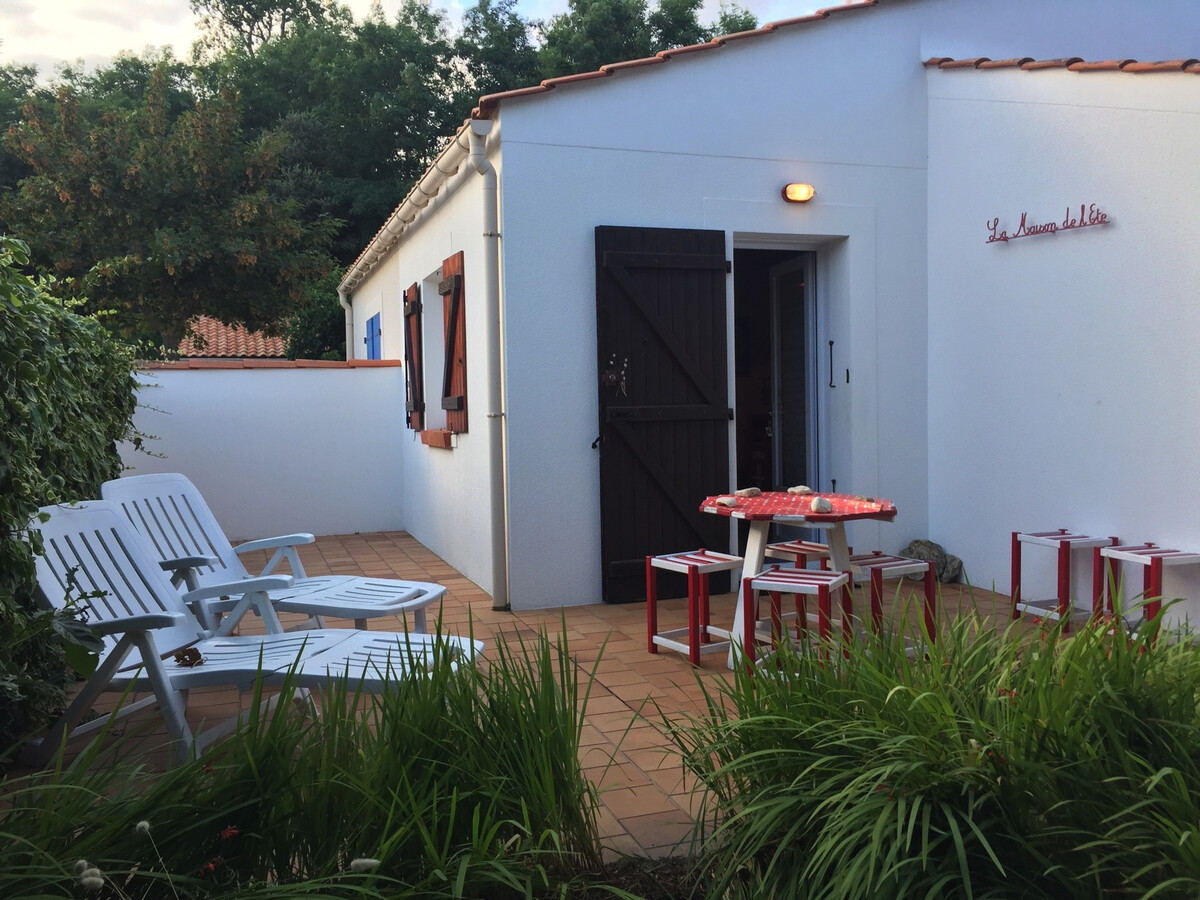 Maison 45m² à 900m de la plage, jardin clos à Longeville - Photo 2