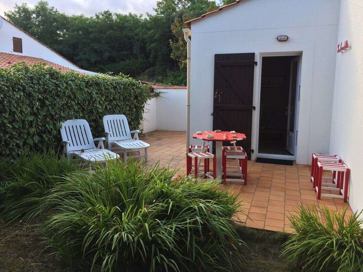 Maison 45m² à 900m de la plage, jardin clos à Longeville - Photo 8