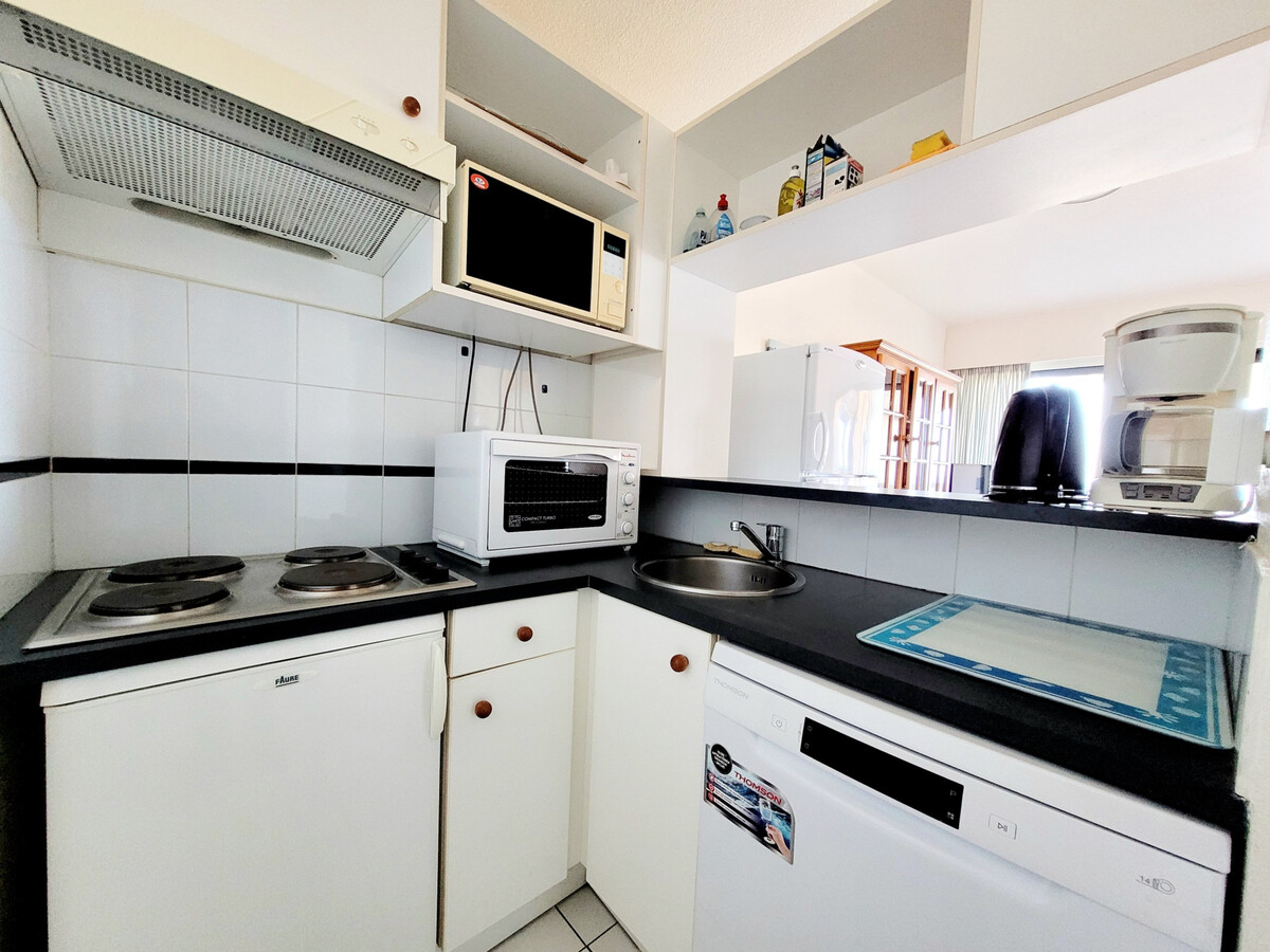 T2 cabine 46m² vue mer, piscine et parking à Canet - Photo 8