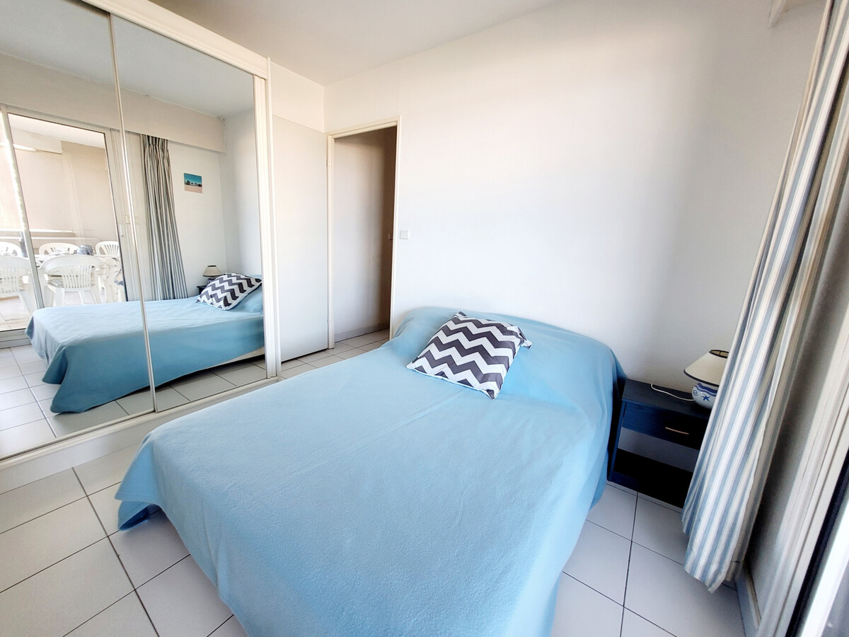 T2 cabine 46m² vue mer, piscine et parking à Canet - Photo 11