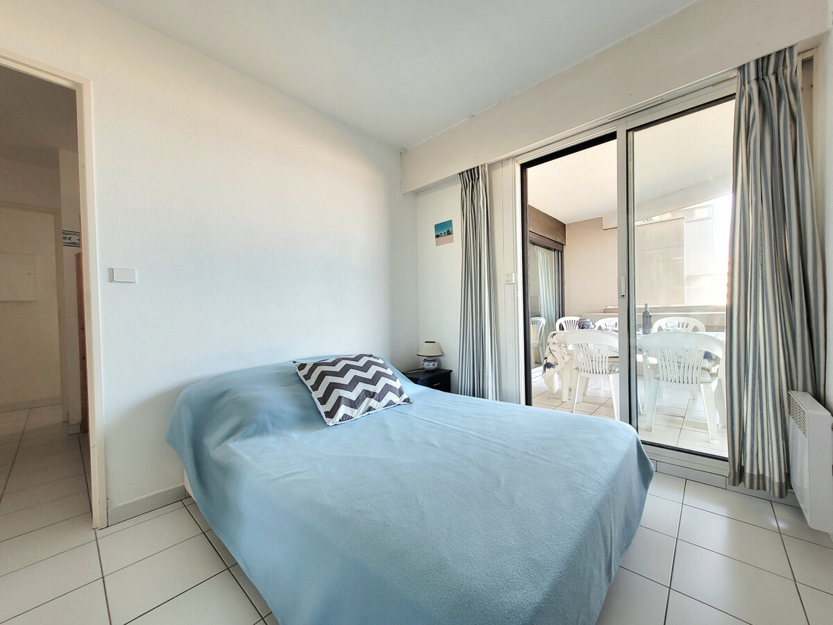 T2 cabine 46m² vue mer, piscine et parking à Canet - Photo 12