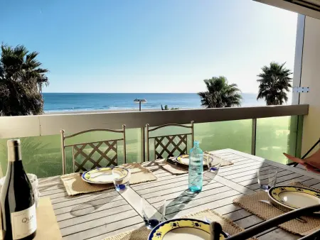 Location appartement à Canet en Roussillon, Canet-en-Roussillon: T2 moderne avec terrasse, parking privé et ascenseur pour 4 pers