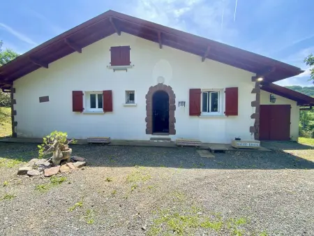 Location maison à Macaye, Maison spacieuse à Macaye, au calme, 6-8 pers, proche Cambo, animaux admis, jardin, internet WiFi