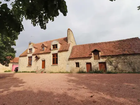 Manoir du XVème siècle avec jardin privé, cheminée et animaux acceptés - Photo 32