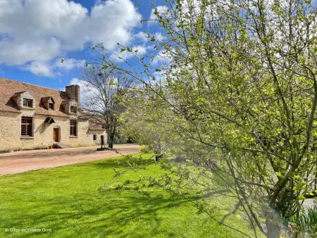 Manoir du XVème siècle avec jardin privé, cheminée et animaux acceptés - Photo 33