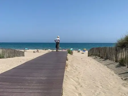 T3 6 pers. front de mer au Cap d'Agde, terrasse et parking : photo 18