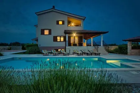 Location villa à Svetvincenat