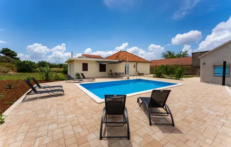 Location maison de vacances à Sukosan