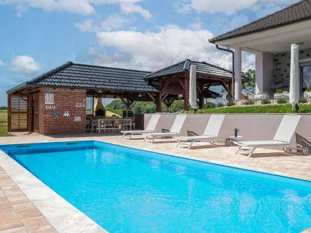Villa Lavanda Križevci : maison 7 pers. avec piscine : photo 9